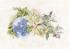 M519 Миниатюра с веткой белых роз (Miniature roses with a branch), RTO